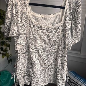 Lucky Brand White Top with Gray Floral Print